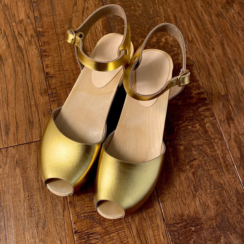 BRYR clogs gold metallic leather mid heel Rachel NWOT